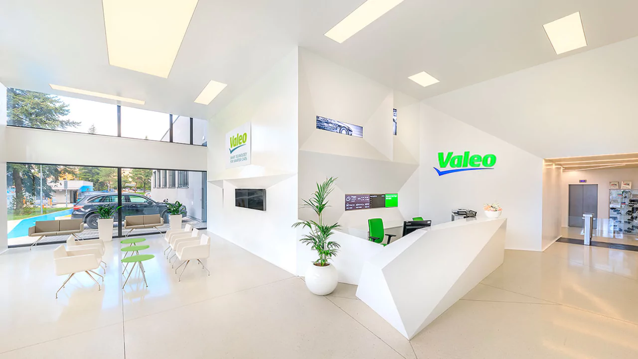 Valeo Walk-in Drive