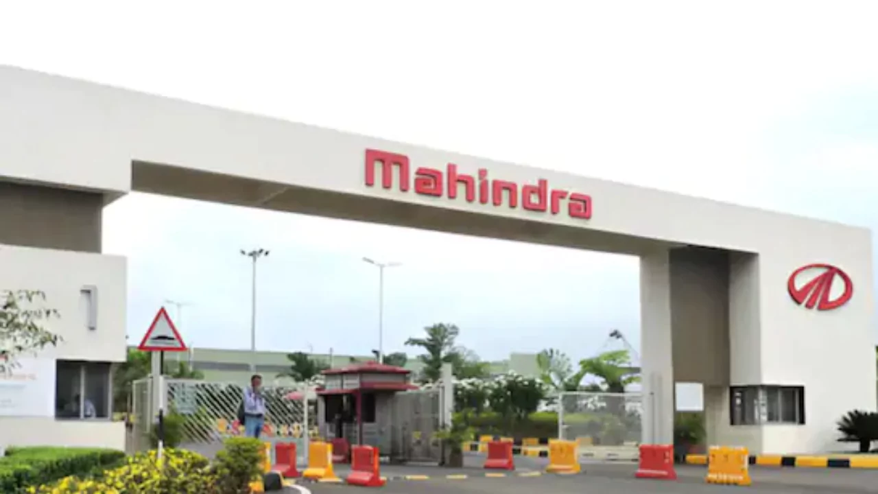 Mahindra & Mahindra Walk-in Drive